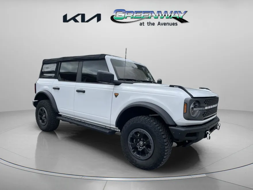 2022 Ford Bronco Badlands photo 1
