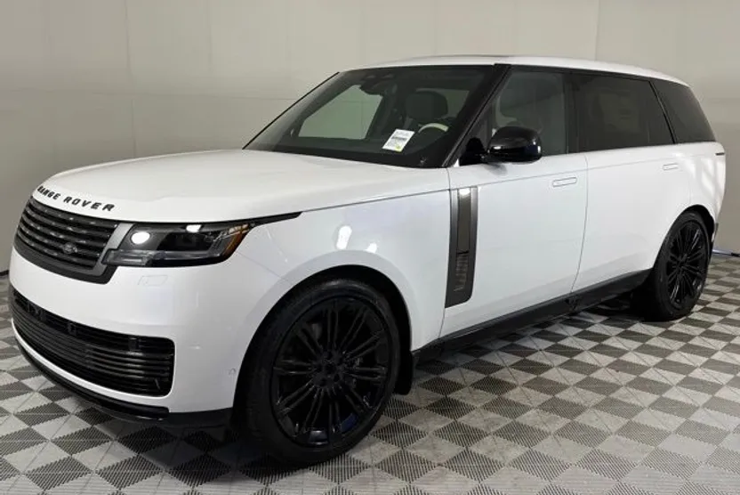 2025 Land Rover Range Rover SV photo 1