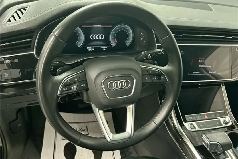 2023 Audi Q7 45 Premium photo 1