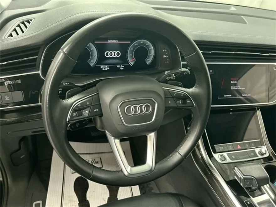 2023 Audi Q7 45 Premium photo 1