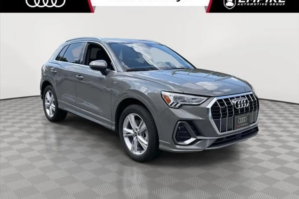 2024 Audi Q3 Premium 45 TFSI S line photo 1