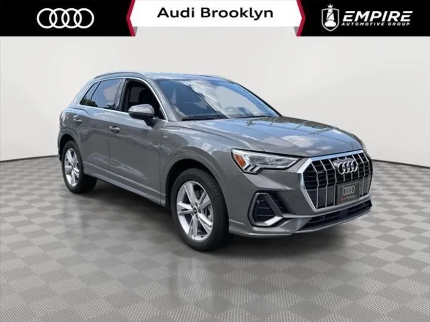 2024 Audi Q3 Premium 45 TFSI S line photo 1