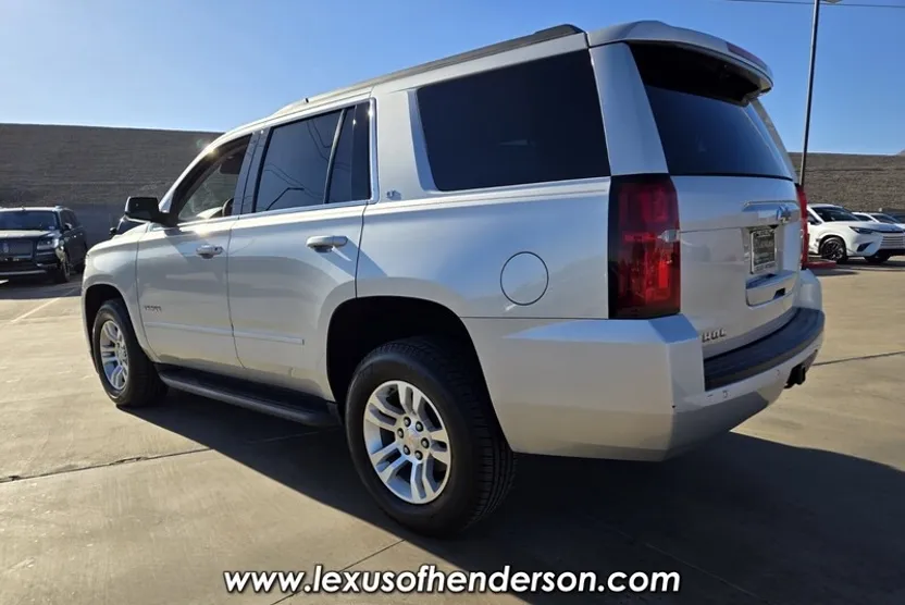2017 Chevrolet Tahoe LT photo 1