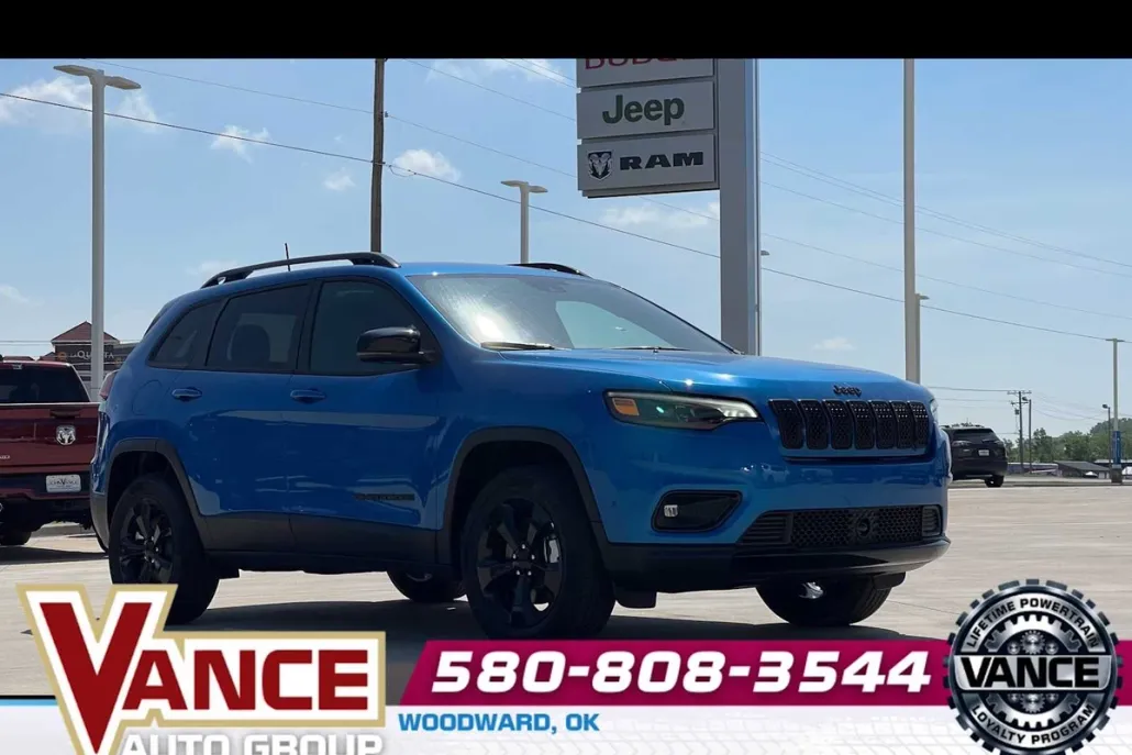 2023 Jeep Cherokee Altitude Lux photo 1