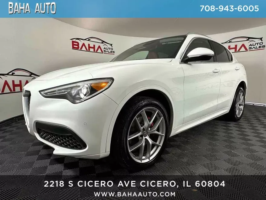 2021 Alfa Romeo Stelvio photo 1