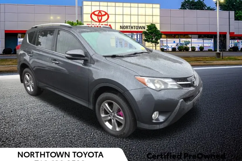 2015 Toyota RAV4 XLE photo 1