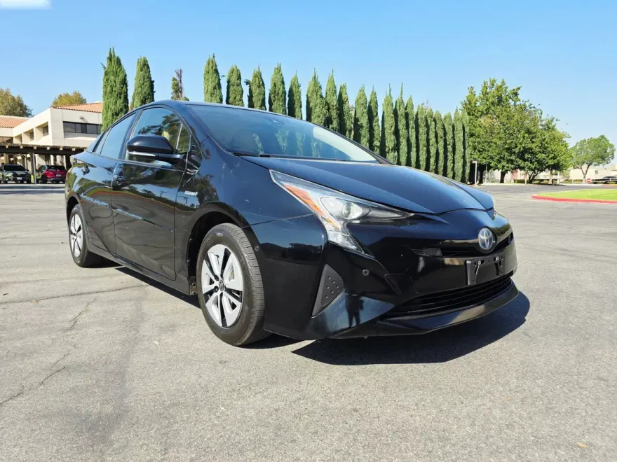 2017 Toyota Prius Two Eco photo 1