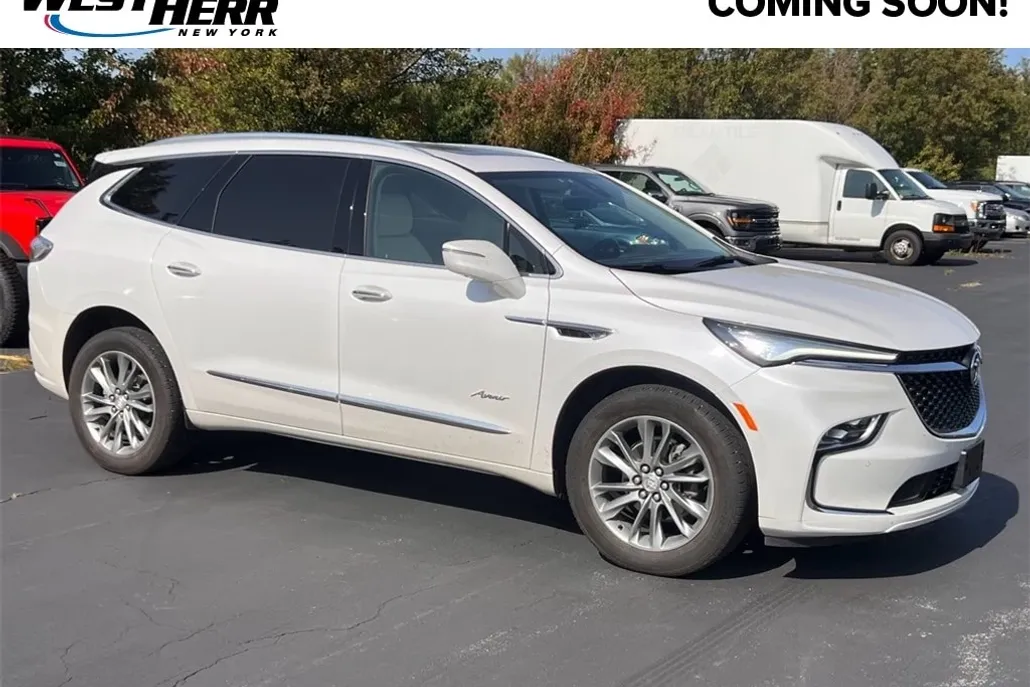2024 Buick Enclave Avenir photo 1