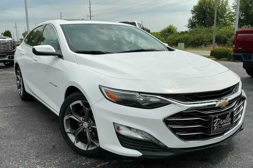 2024 Chevrolet Malibu 1LT photo 1