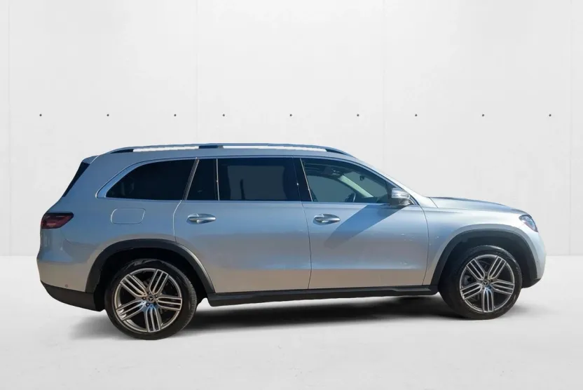 2024 Mercedes Benz GLS 4MATIC photo 1