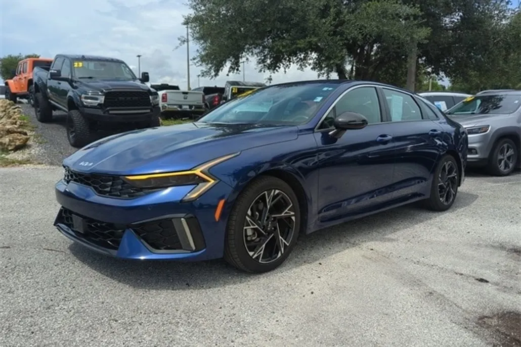 2025 Kia K5 GT-Line photo 1