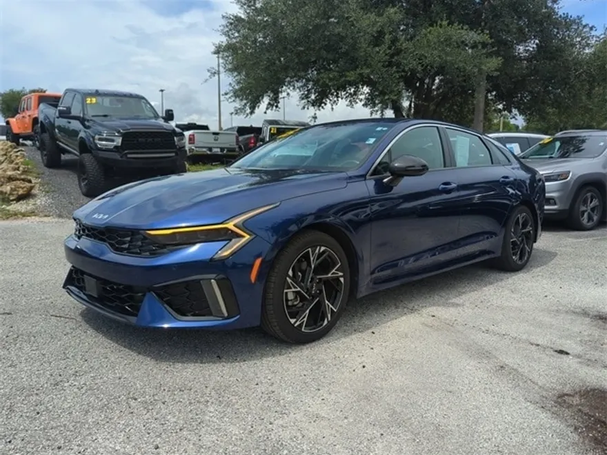 2025 Kia K5 GT-Line photo 1