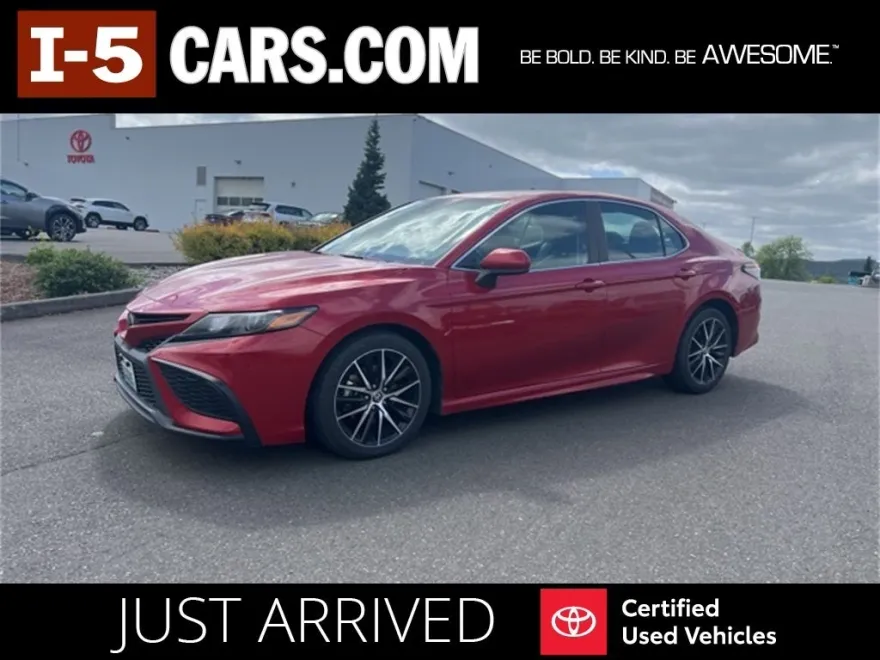 2021 Toyota Camry SE photo 1