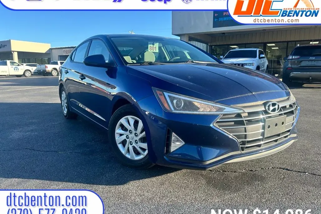 2019 Hyundai Elantra SE photo 1