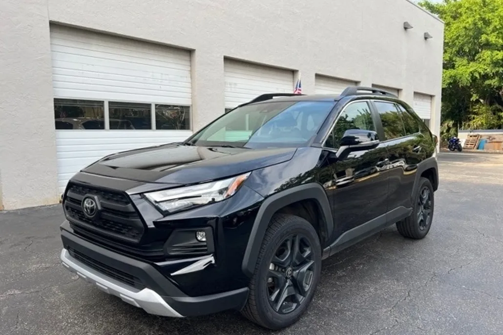 2023 Toyota RAV4 Adventure photo 1