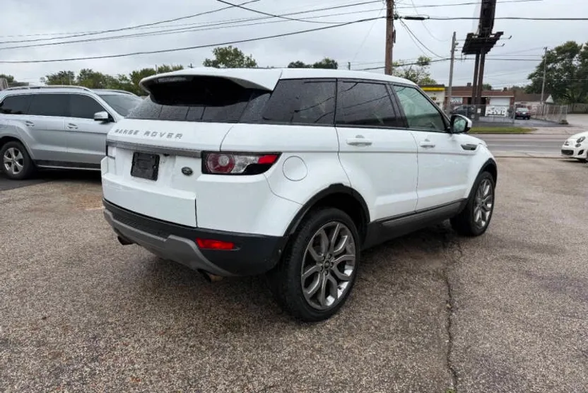 2015 Land Rover Range Rover Evoque Pure Plus photo 1