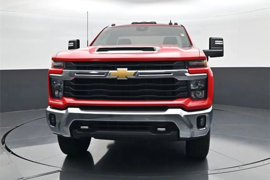 2024 Chevrolet Silverado 3500HD LT photo 1