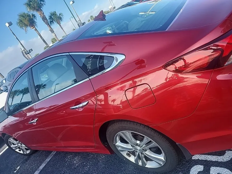 2019 Hyundai Sonata SEL photo 1