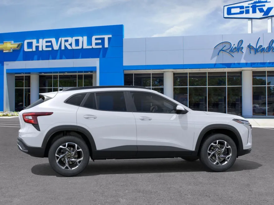 2026 Chevrolet Trax LT photo 1