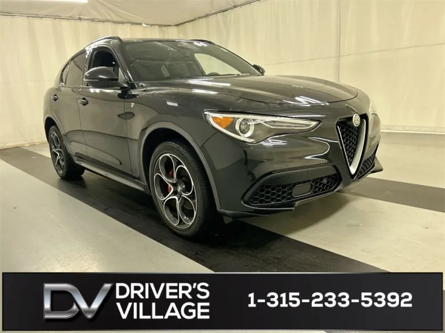 2023 Alfa Romeo Stelvio Ti photo 1