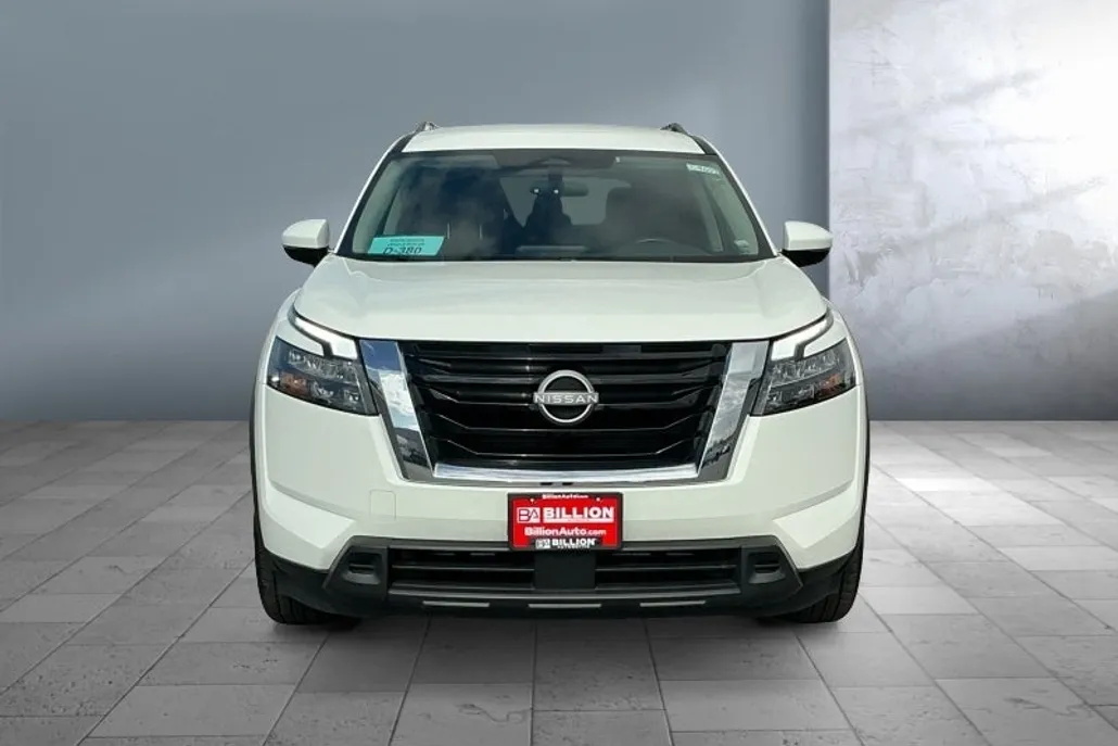 2025 Nissan Pathfinder SV photo 1