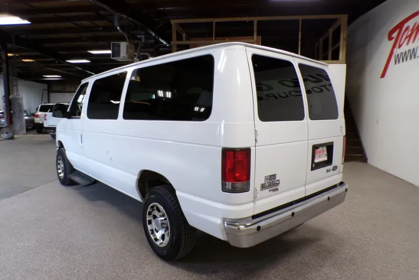 2014 Ford E-350 photo 1