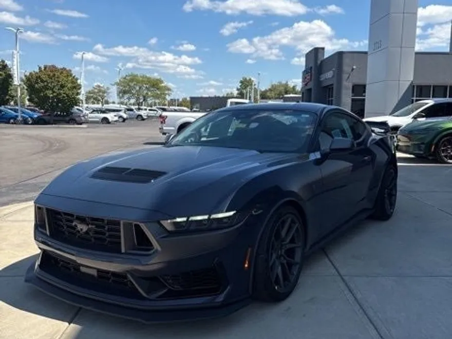 2025 Ford Mustang Dark Horse photo 1