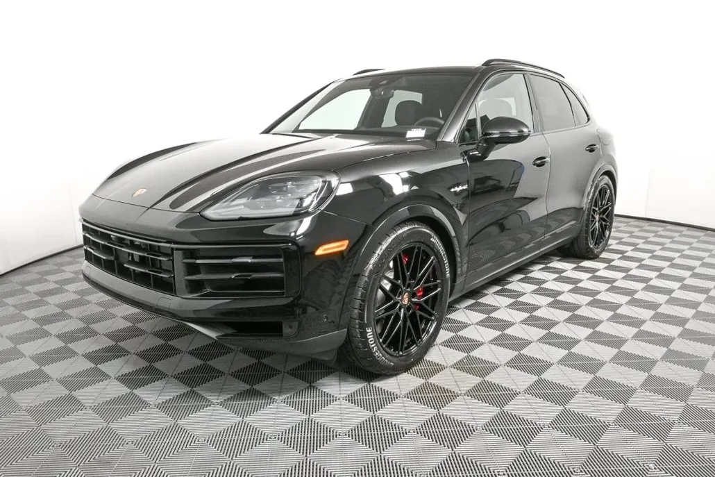 2025 Porsche Cayenne E-Hybrid S photo 1