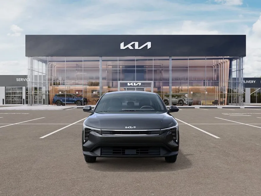 2025 Kia K4 LXS photo 1