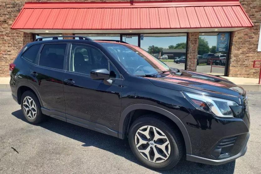2022 Subaru Forester Premium photo 1