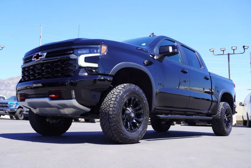 2024 Chevrolet Silverado 1500 ZR2 photo 1