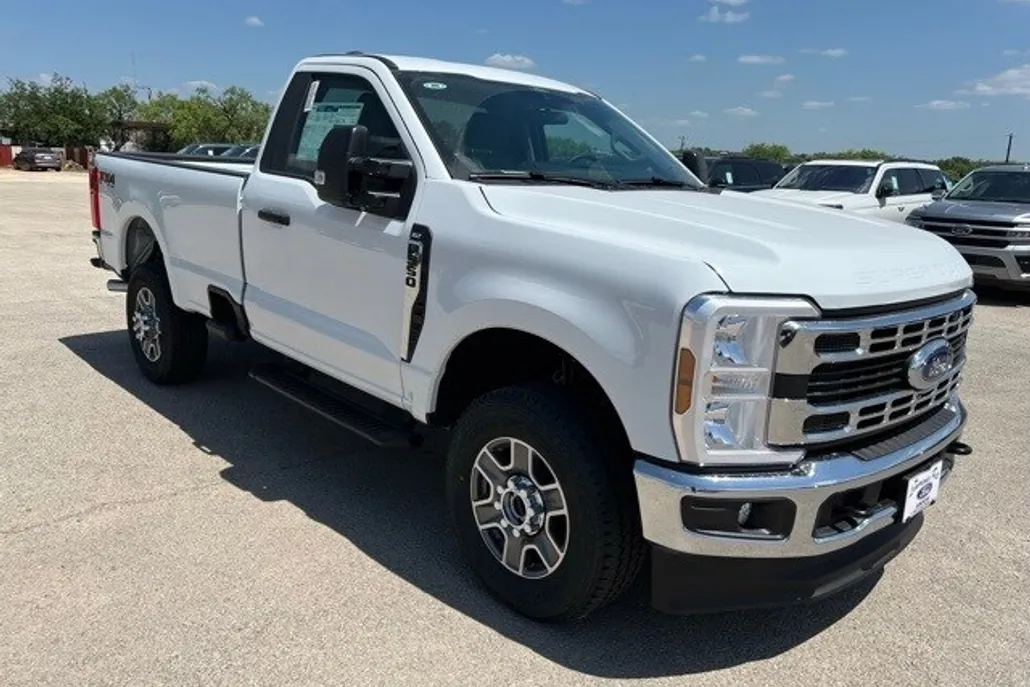 2025 Ford F-350 XLT photo 1