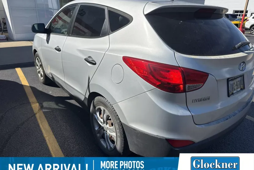 2012 Hyundai Tucson GL photo 1