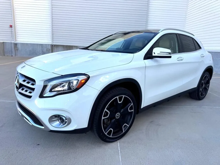 2018 Mercedes Benz GLA 250 photo 1