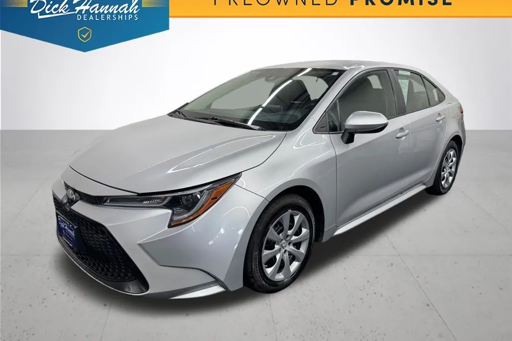 2021 Toyota Corolla LE photo 1