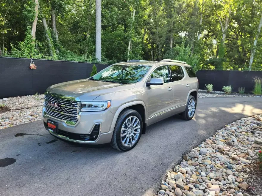 2023 Gmc Acadia Denali photo 1