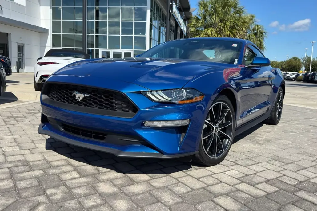 2023 Ford Mustang EcoBoost photo 1