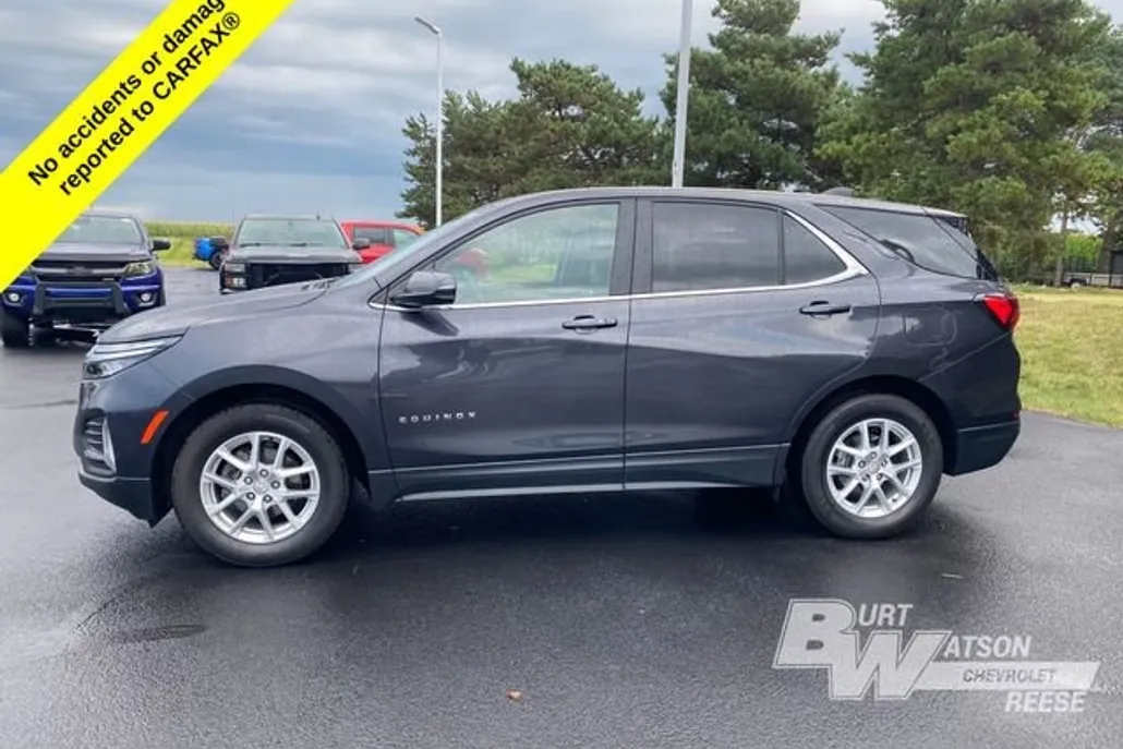 2023 Chevrolet Equinox LT photo 1