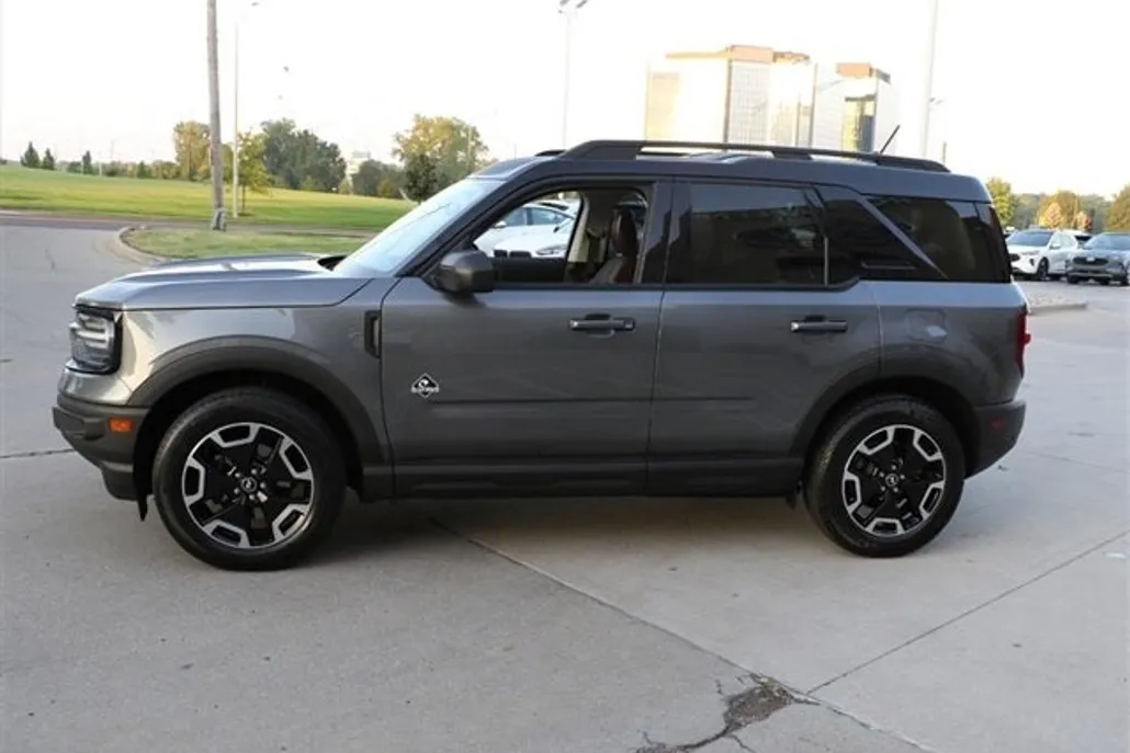 2021 Ford Bronco Sport Outer Banks photo 1
