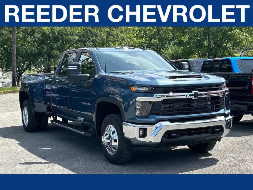 2026 Chevrolet Silverado 3500HD LT photo 1
