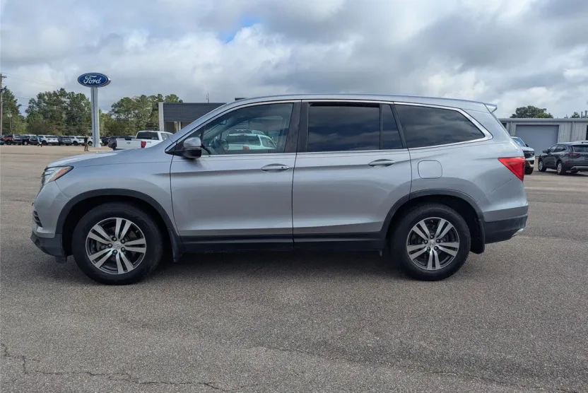 2017 Honda Pilot EX-L photo 1