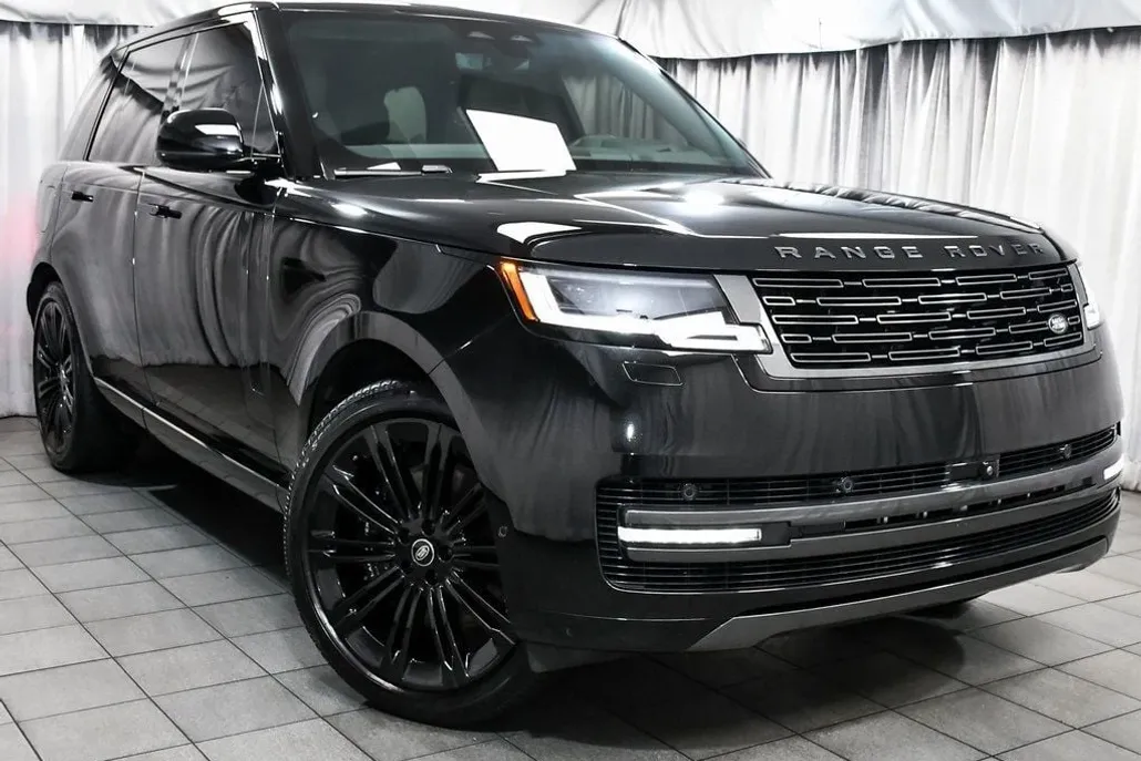 2025 Land Rover Range Rover SE photo 1