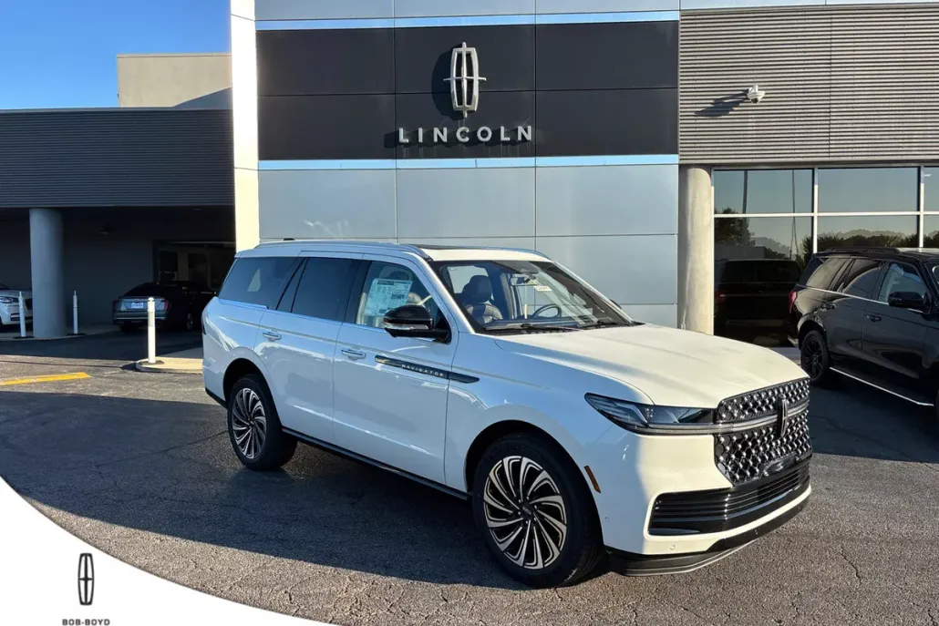 2025 Lincoln Navigator Black Label photo 1