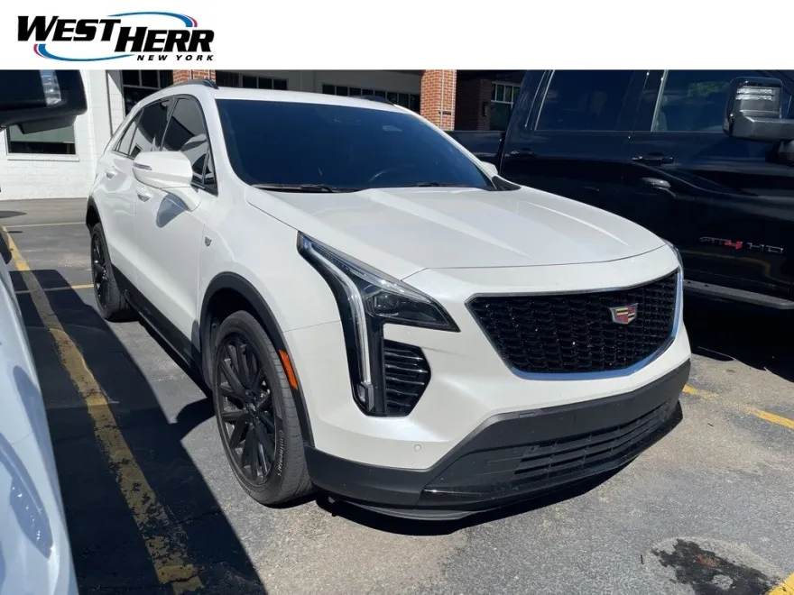 2023 Cadillac XT4 Sport photo 1