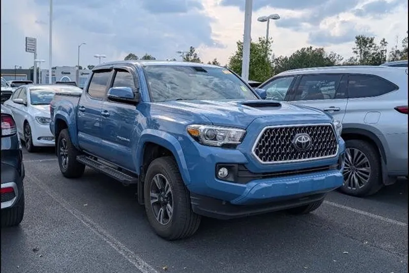 2019 Toyota Tacoma TRD Off-Road V6 photo 1