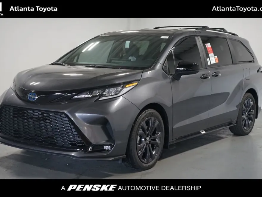2025 Toyota Sienna XSE photo 1