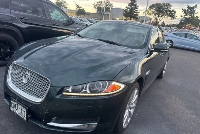 2013 Jaguar XF photo 1