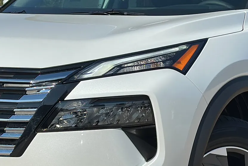 2026 Nissan Rogue SV photo 1