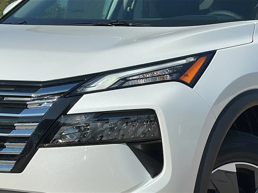 2026 Nissan Rogue SV photo 1