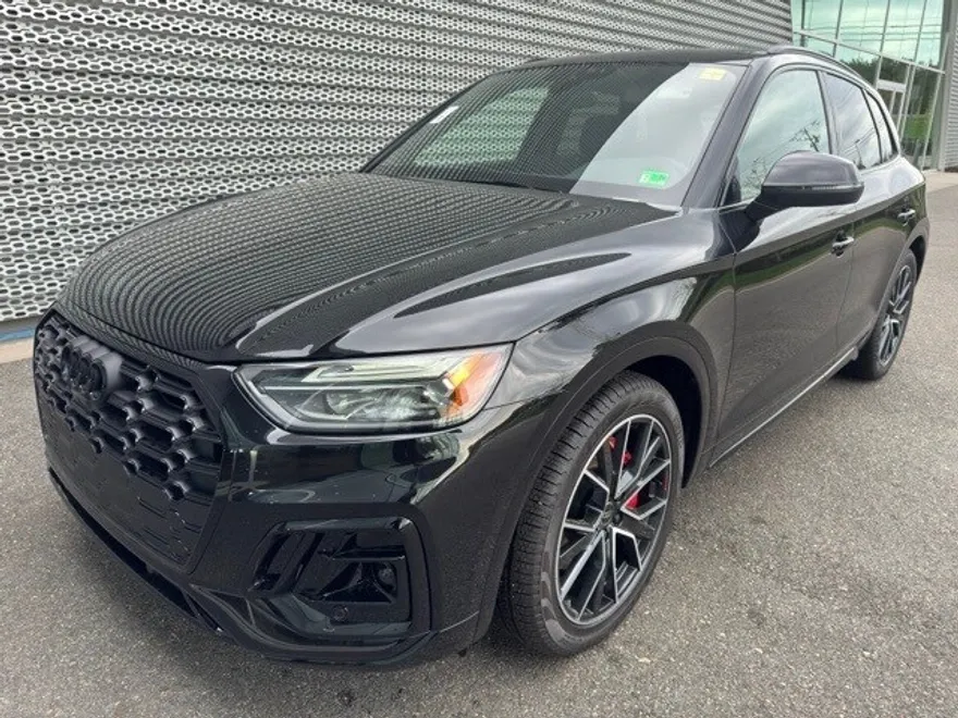 2025 Audi SQ5 Premium Plus photo 1